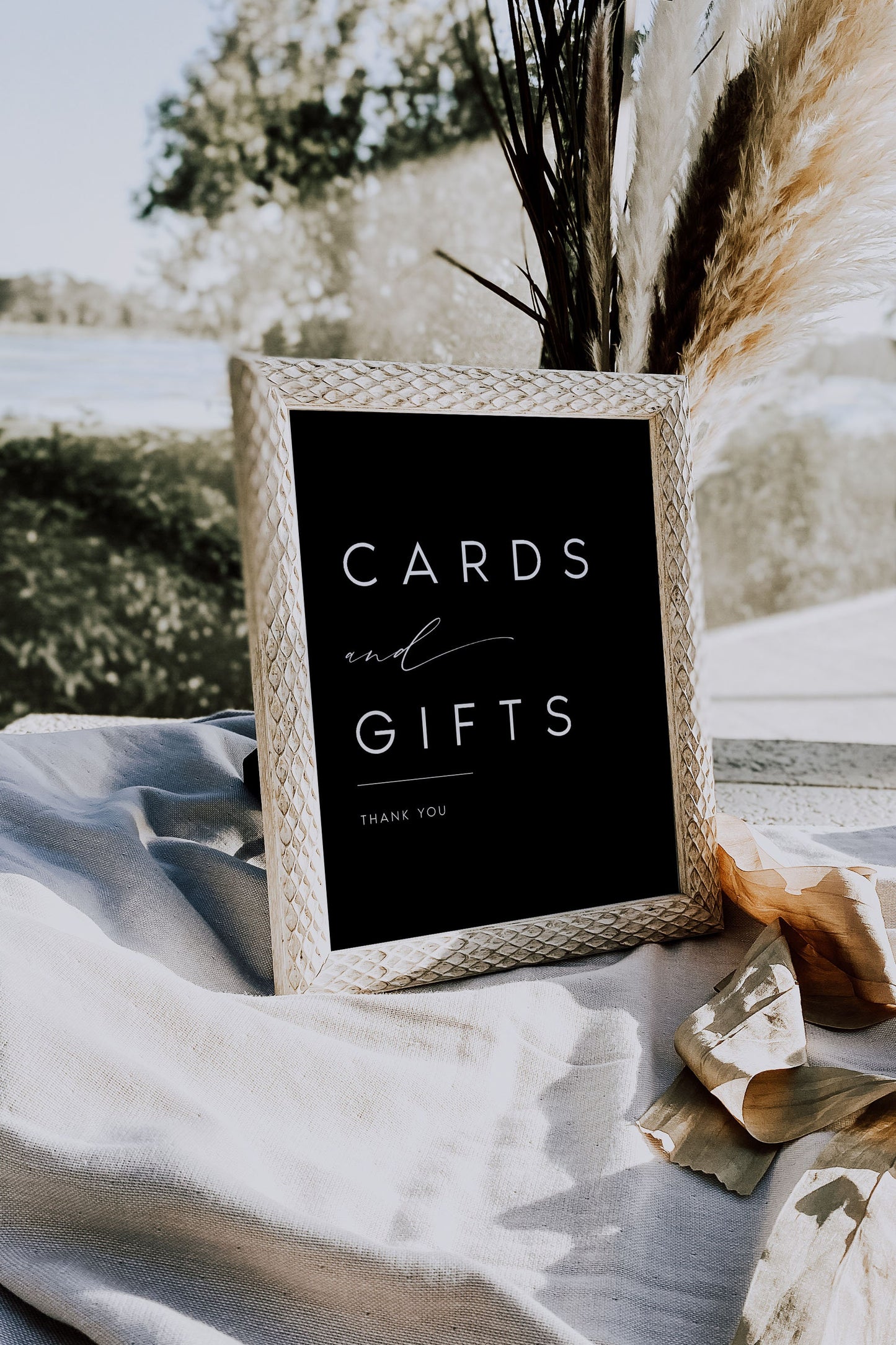 Nina Minimalist Cards and Gifts Sign