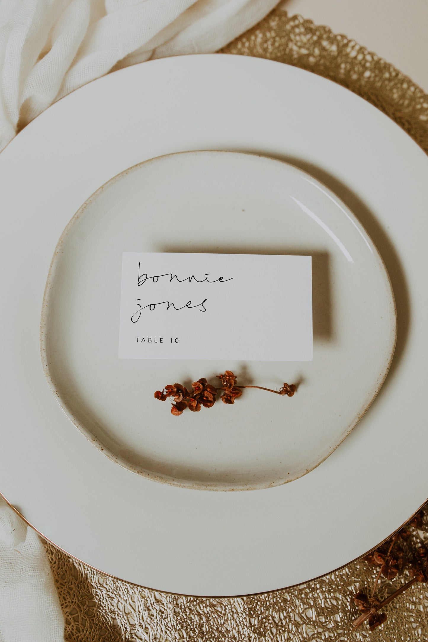 Bonnie Modern Place Card Template